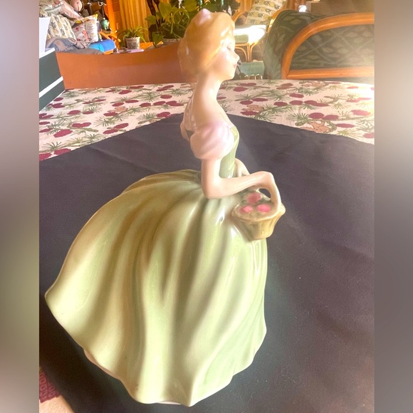 Royal Doulton Clarissa Figurine - Picture 11 of 11